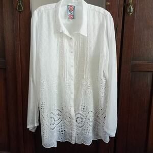 JOHNNY WAS White Embroidered Eyelet Tunic Top SZ M Adjustable Sleeves Pintuck
